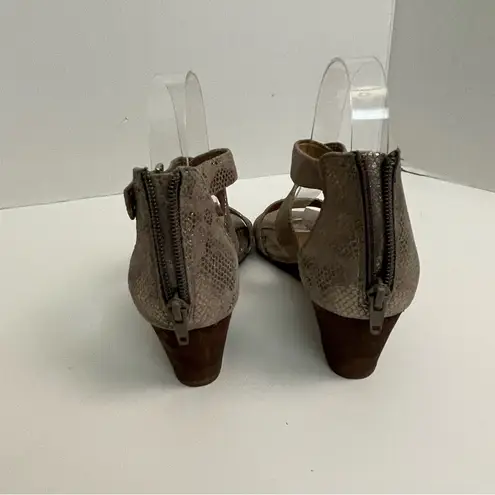 Sofft Sandals Mauldin Wedge Criss Cross Straps Reptile Comfort Pewter Gold Size 7