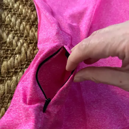 Savage Barbell sweat wicking 4 way stretch Active Top Hot Pink Size XSmall