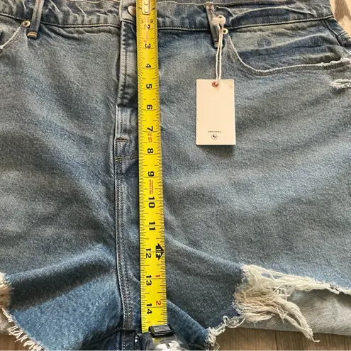 Good American  Good 90s raw hem shorts cutoff size 16