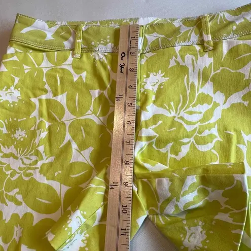 The Limited  Womens Green Shorts Size 4Floral Leaf Palm Flat Front