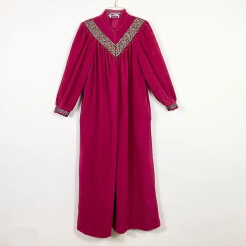 Vanity Fair Vintage Red Violet Embroidered Maxi Housecoat Robe w/Pockets Size M