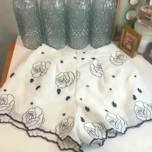 One Way  short set from LF black and white shorts 6 NWT