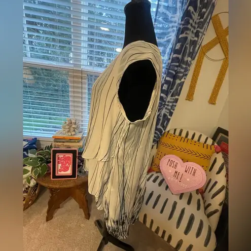 Women’s EUC Go by GoSilk Cap Sleeve Layered Flowy High Lo Silk Cap Sleeve Top L Blue Size L