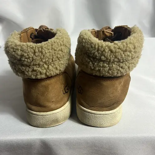 UGG  Hightops Brown/tan