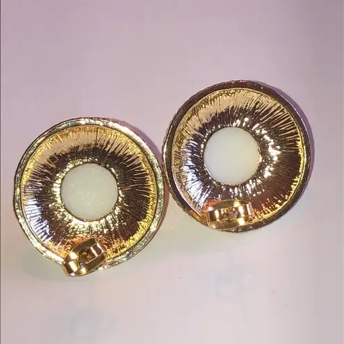 Vintage Gold Tone White Center Chunky Round Dome Retro Boho Earrings