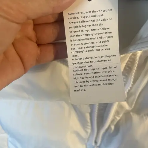 Automet Puffer Vest Women White Sleeveless Zip Up Outerwear, Size Small (NEW)