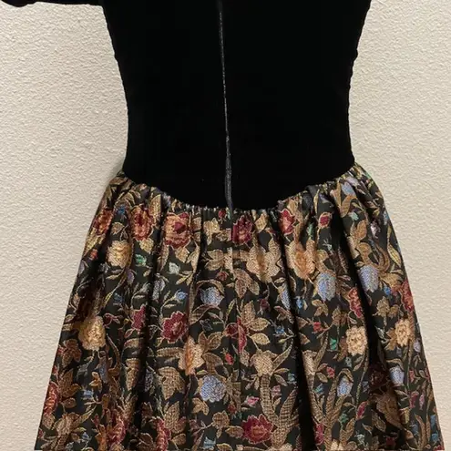 Jessica McClintock Stunning 80's Black Velvet and Brocade Tea Length Cocktail/Party/Holiday Dress