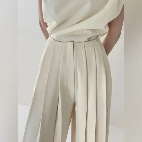 Commense Pleated High Waist Wide Leg Pants size M White Size M