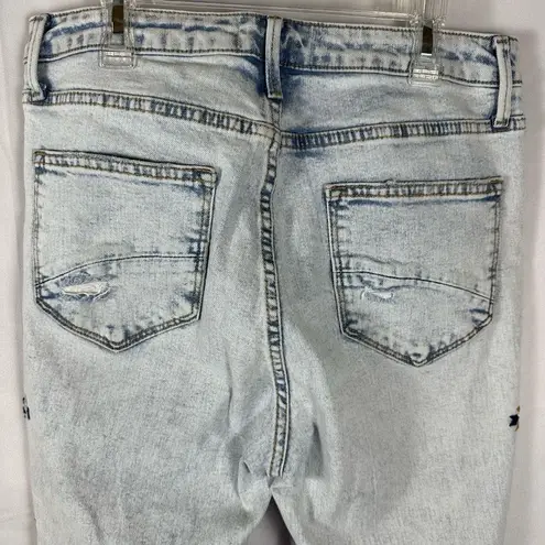 Driftwood Jeans Women’s Gizelle Geometric Embroidered Light Wash Ripped Ankle 29