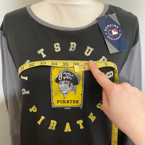 MLB NWT Black Gray Pittsburgh Pirates Raglan Baseball Tee Top New