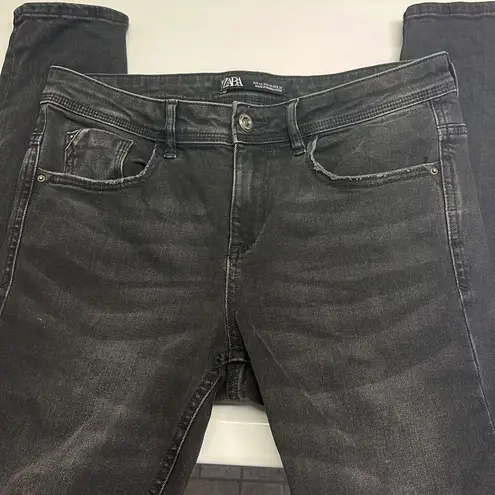 ZARA  Black Faded and Distressed 5-Pocket Skinny Jeans- Size 8