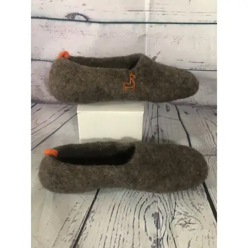 Wildllama Scandinavian felt felted wool slippers in brown size large