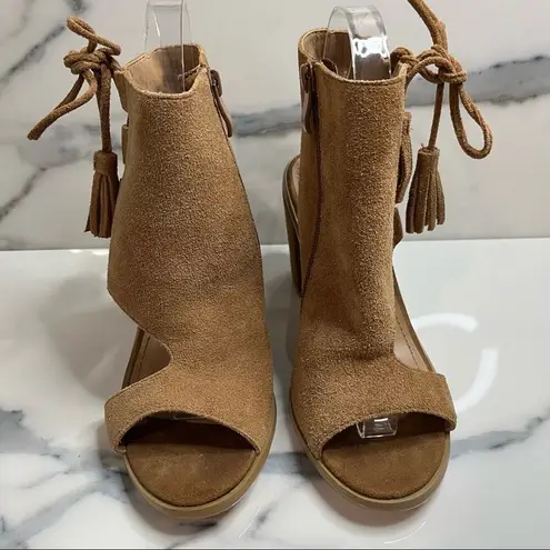 Very Volatile | Women's Brown Leather Festival Chucky Heel Peeptoe Booties Sz 6