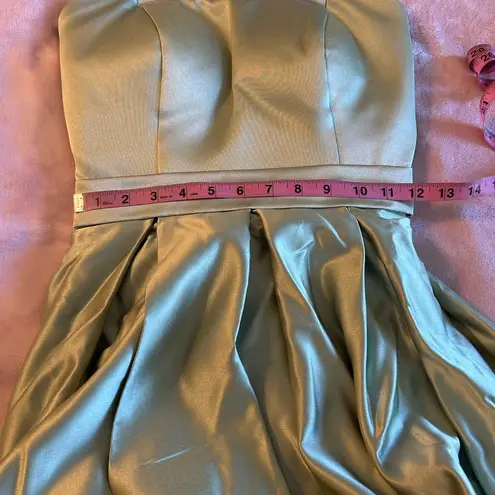 NWOT light green satin strapless pleated formal dress size S prom bridesmaid