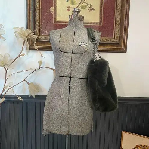 Expressions NYC Broome St. Chain Vegan Gray Faux Fur Tote Bag Chain w Detail 🧡🎀