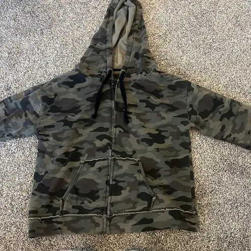 Sanctuary sancutary distressed camo zip up