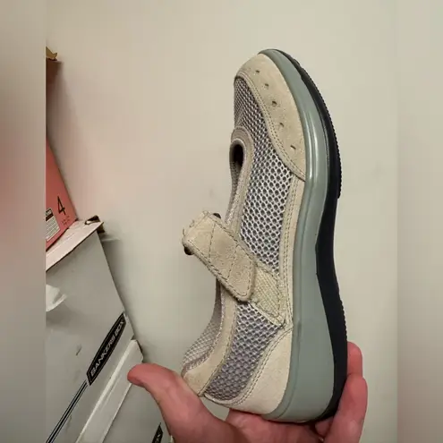 NEW Orthofeet sz 7.5 Womens Tan Leather Strappy Slip on Mary Jane Loafers Preppy