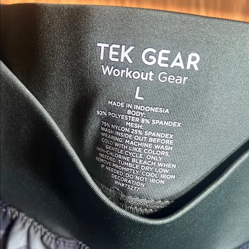 Tek Gear Champion Women's Camouflage Shorts - Green