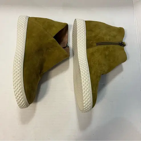 Aerosoles Zia Olive Green Suede Wedge Sneakers Sz 10.5 NWOT/ No Box