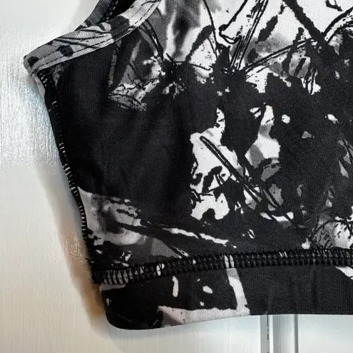 Mondetta Abstract Criss Cross Back Sports Bra in Black/Gray/White - XS/SMALL