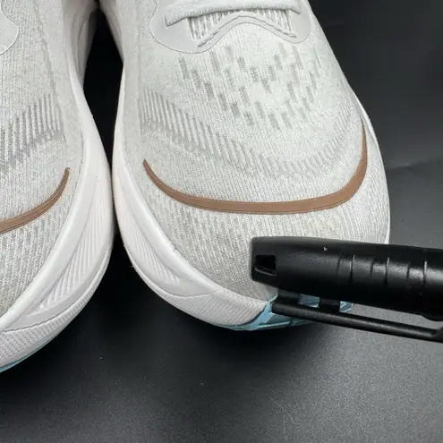 Hoka Skyflow Running Shoes Women’s 10B / Men’s 8.5 White Size 10