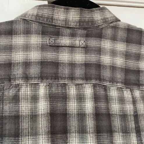 Duluth Plaid Flannel Button Down Long Sleeve Grey Gray Cream Plaid Vented Hem Size XS