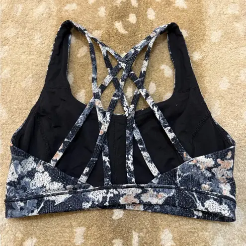 Lululemon  Free To Be Serene Bra in Spring Bloom Multi women’s size 6