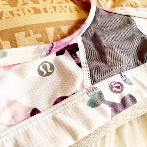 Lululemon  Flow Y Bra Sz 4