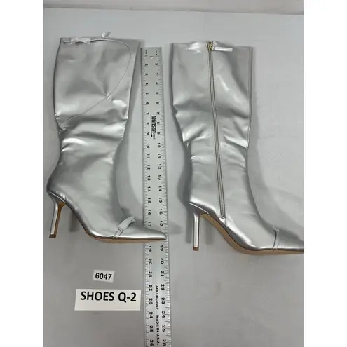 Womans Stiletto Knee High Boots Silver 8 Pointed Toe Full Zip Buckle Accent NWD