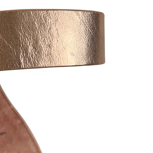 Gentle Souls Like New Kenneth Cole Leather Break My Park Sandals Gold 7 1/2