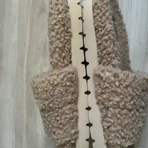 Serra  Tan Fuzzy Slippers size 8 thumbnail 3