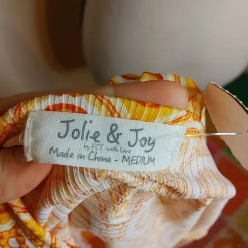 Jolie And Joy NWT Size Medium M Floral Crop Top Vibrant Bright Orange Red White