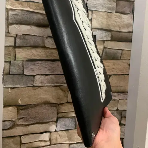 Valentino Garavani Leather logo UNISEX LG zip clutch