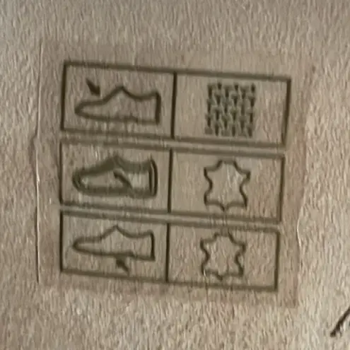 Pour La Victoire Helena Mule Heels Size 9.5