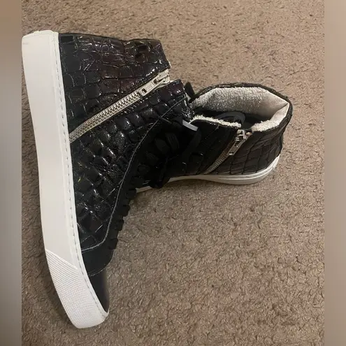 P448 NWOT Black Fantasy Glitter Croc Embossed High-Top Gym Shoe Sneaker