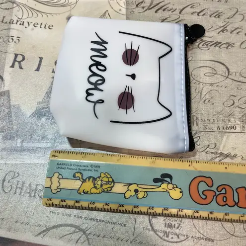 Vinyl Cat Meow Coin Purse White