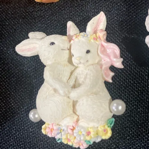 VTG. AVON Lot 5 HALLOWEEN CAT BEAR BUNNY CHICK PINS Christmas Easter BROOCH NEW Orange