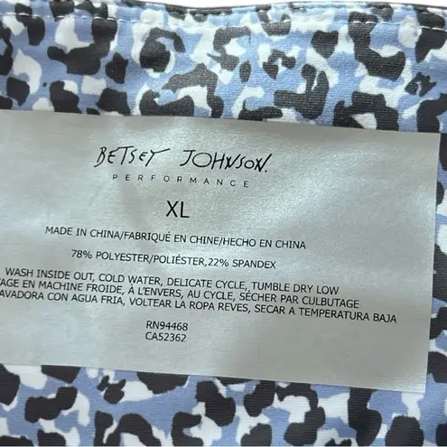 Betsy Johnson Women's XL Leopard Print Color