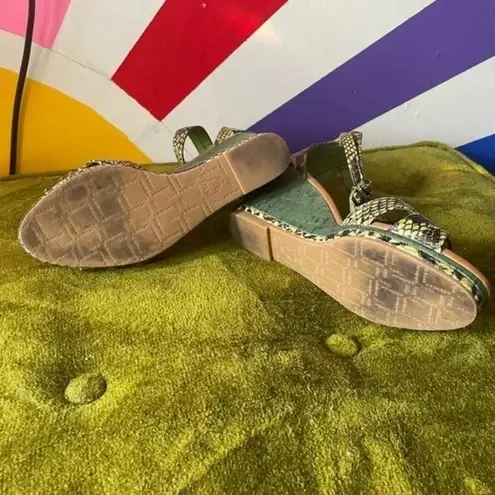 Libby. Edelman 6.5 W wedge jeweled heel snake skin green super cute!