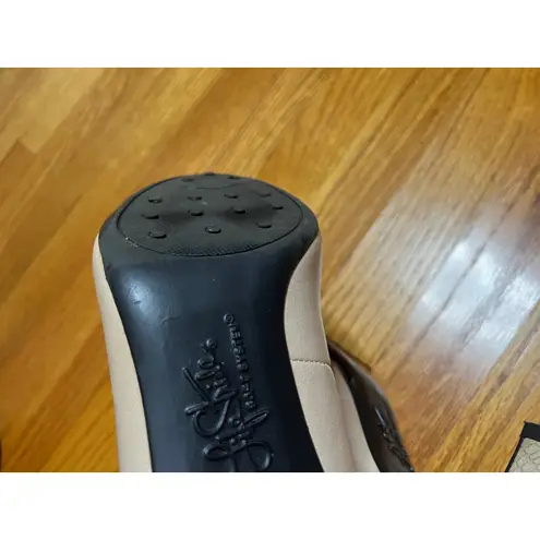 Life Stride Tan Heels Pumps with Buckle Detail Comfortable Dress Shoes 7 1/2