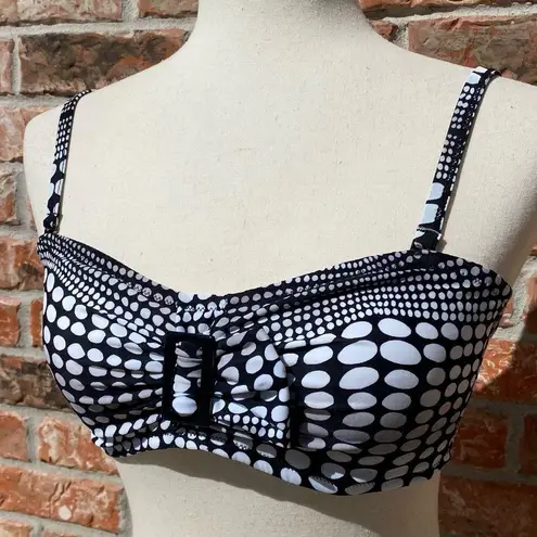 Beach Couture black/white polka dot bikini top / size 12 / Excellent condition Black