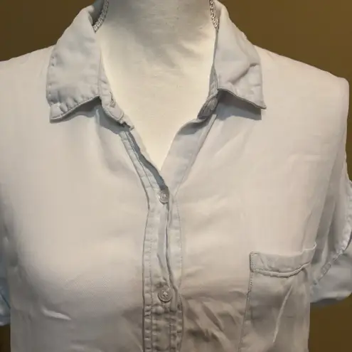 Rails Los Angeles Women's Button Down Shirt Small Light Blue Short Sleeve