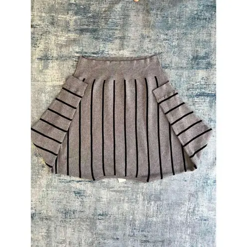 Carmen Marc Valvo NWT! Gray Ribbed Knit Black Stripe Dolman Sleeve Sweater M