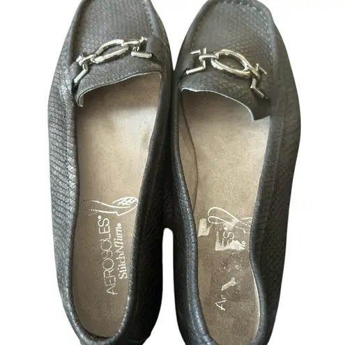 Aerosoles Women's black Loafers Size 8 Slip On with Silver Hardware