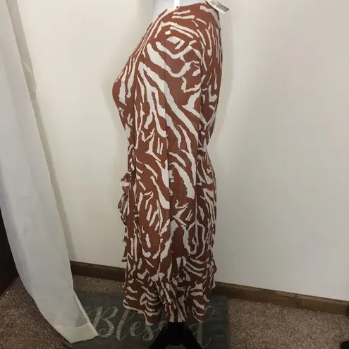 Very J V ery j brown and white sheer long sleeve mini dress size small