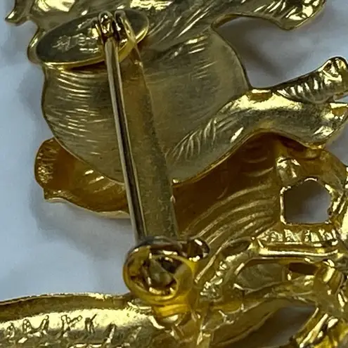 Premier Designs Animal Safari Brooch Vintage Gold Tone Elephant Zebra Giraffe