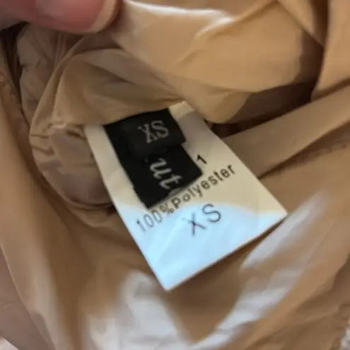 Automet Womens Cropped Puffer Vest Winter Lightweight Sleeveless Outerwear Vests Tan Size XS