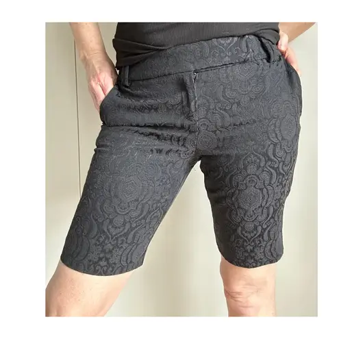 Womens Shorts Size 4 Black Brocade Goth Witchy Low Rise Knee length