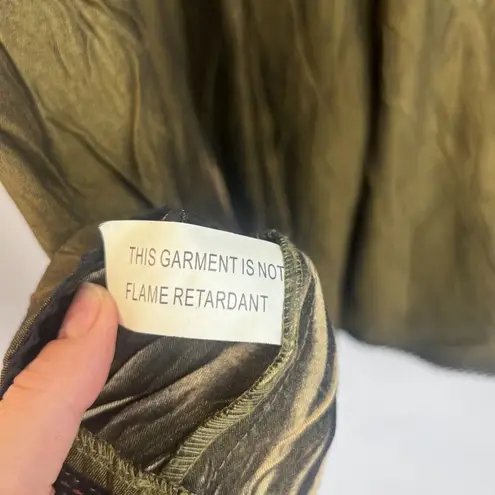 Neesh by DAR Shiny Green Crinkle Crushed Taffeta Aline Circle Skirt Size Large