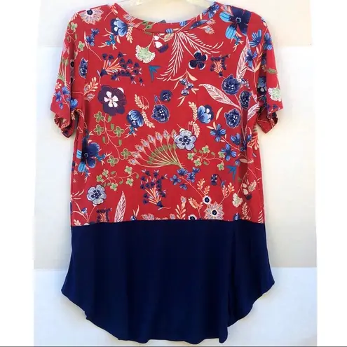 Freeloader Womens size small relaxed fit Floral Short Sleeve Red blue casual tee